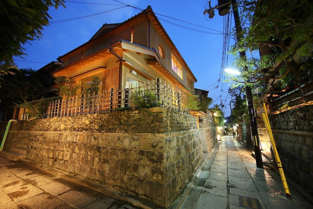 石塀小路 龍吟(Ishibekoji Ryugin) 写真1