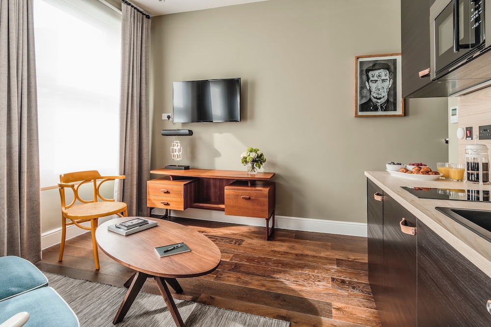 The Knaresborough by Aura Collection 34/50
