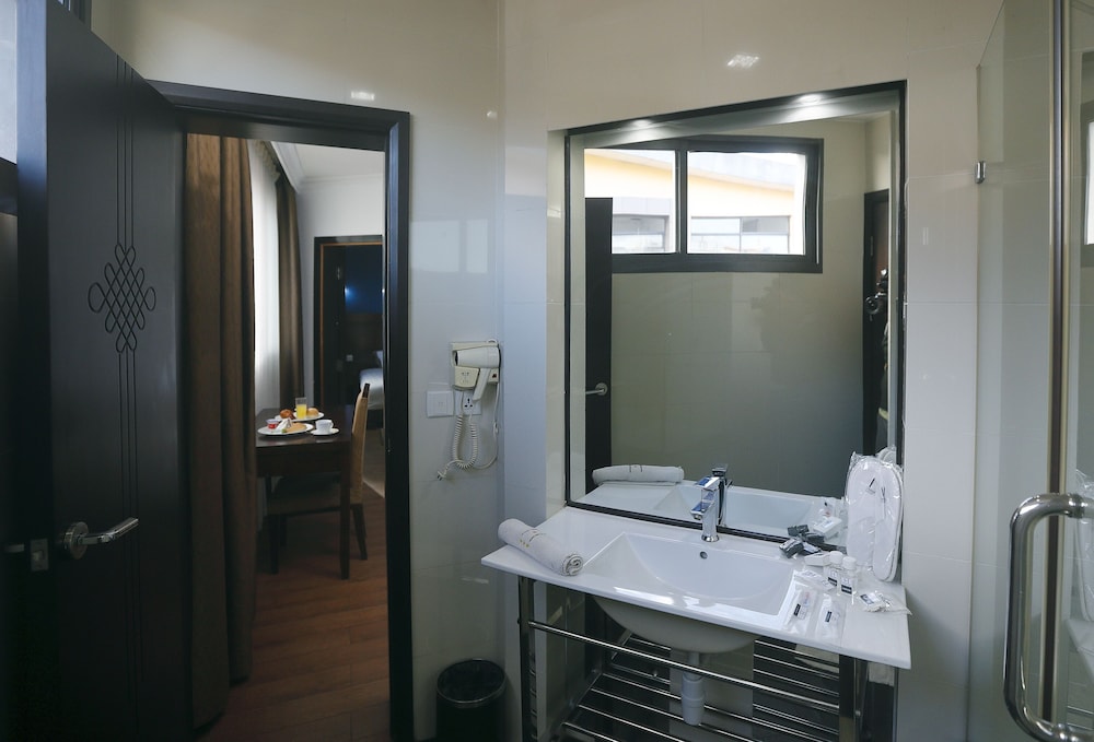 Central Hotel Tana 34/35
