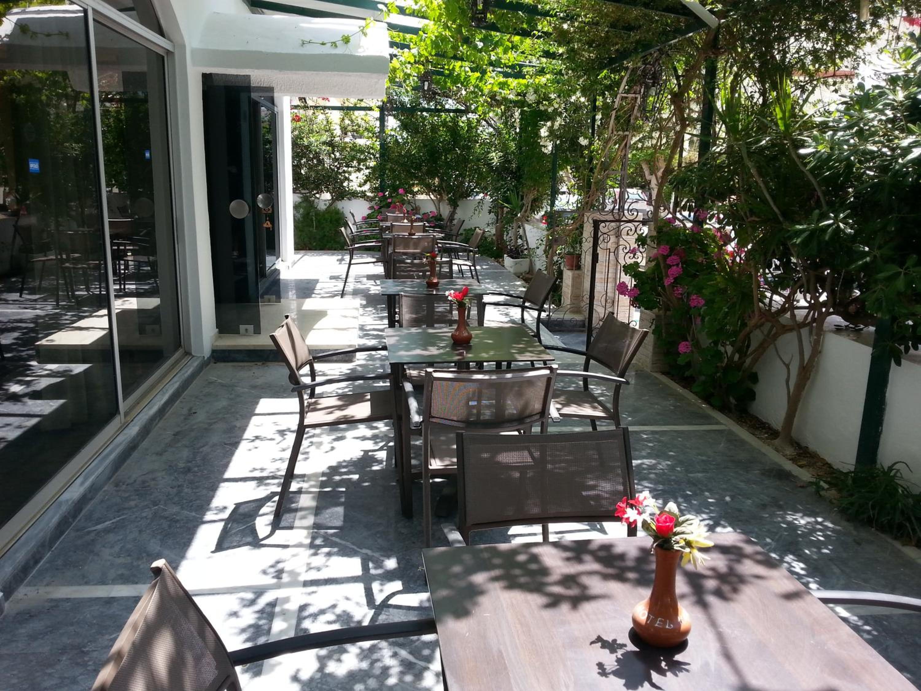 Karis Hotel 36/50