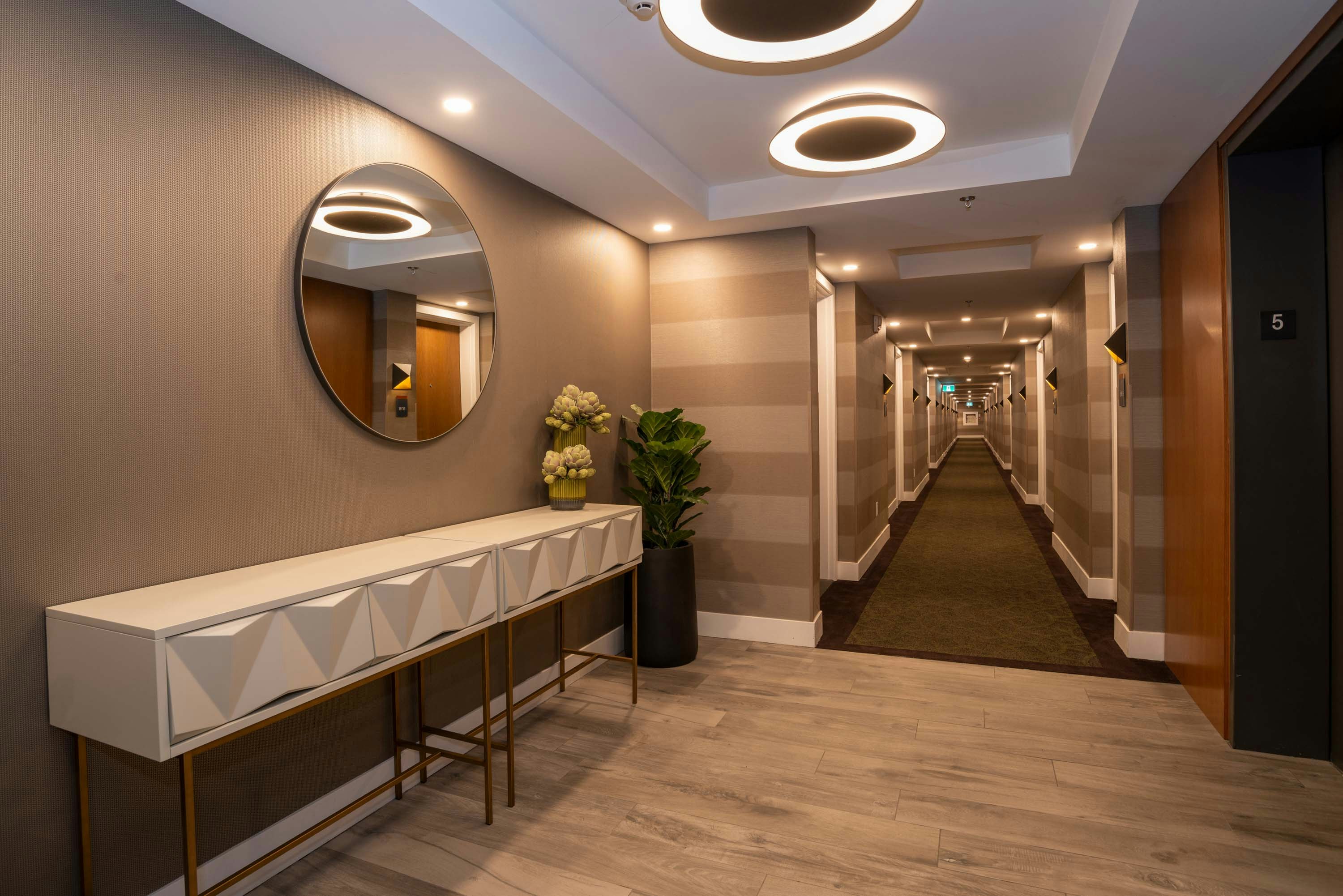 Sandman Hotel Hamilton 10/51