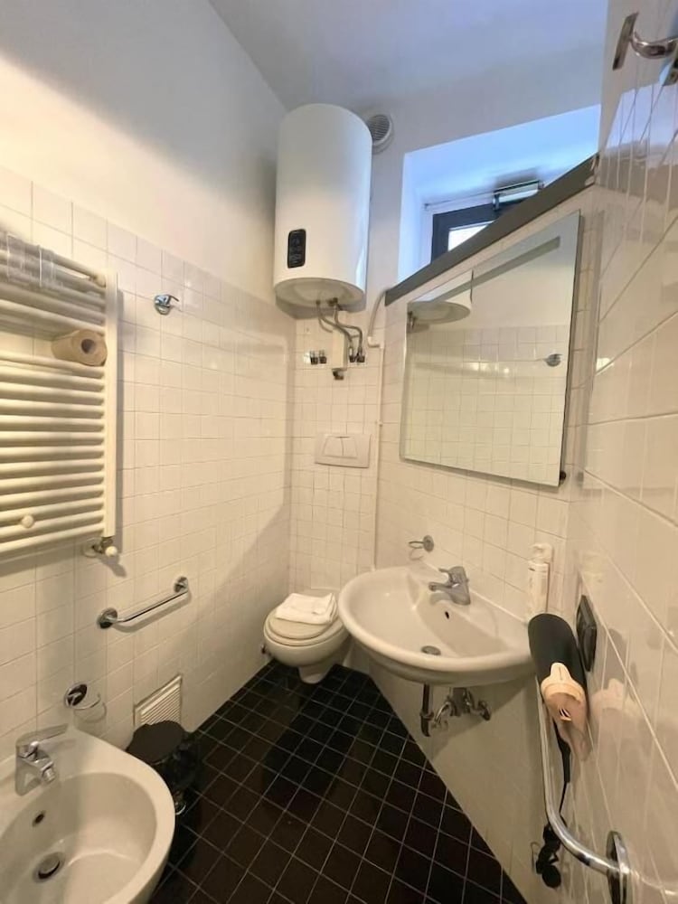 Easy Milano Rooms And Apartments Navigli 36/46