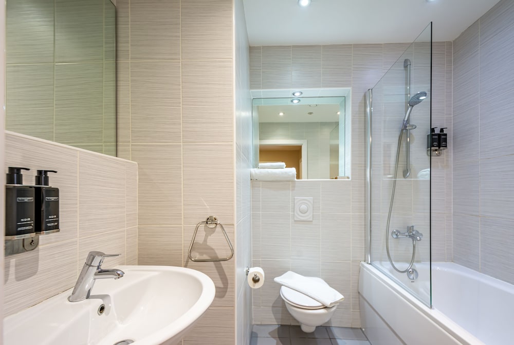 Roomzzz Leeds Headingley 46/49