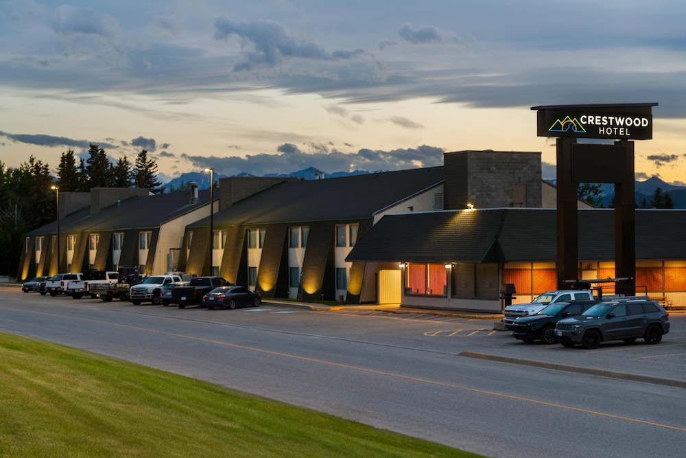 The Crestwood Hotel 50/57
