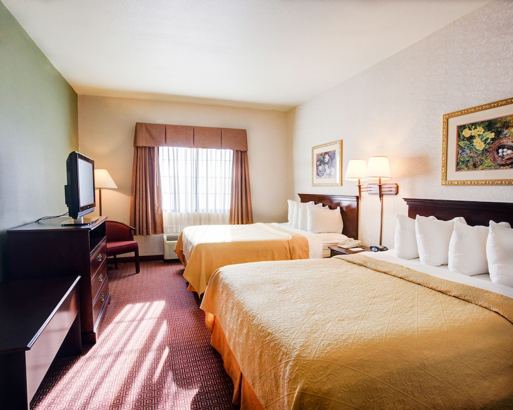 SUITE, 2 QUEEN BEDS