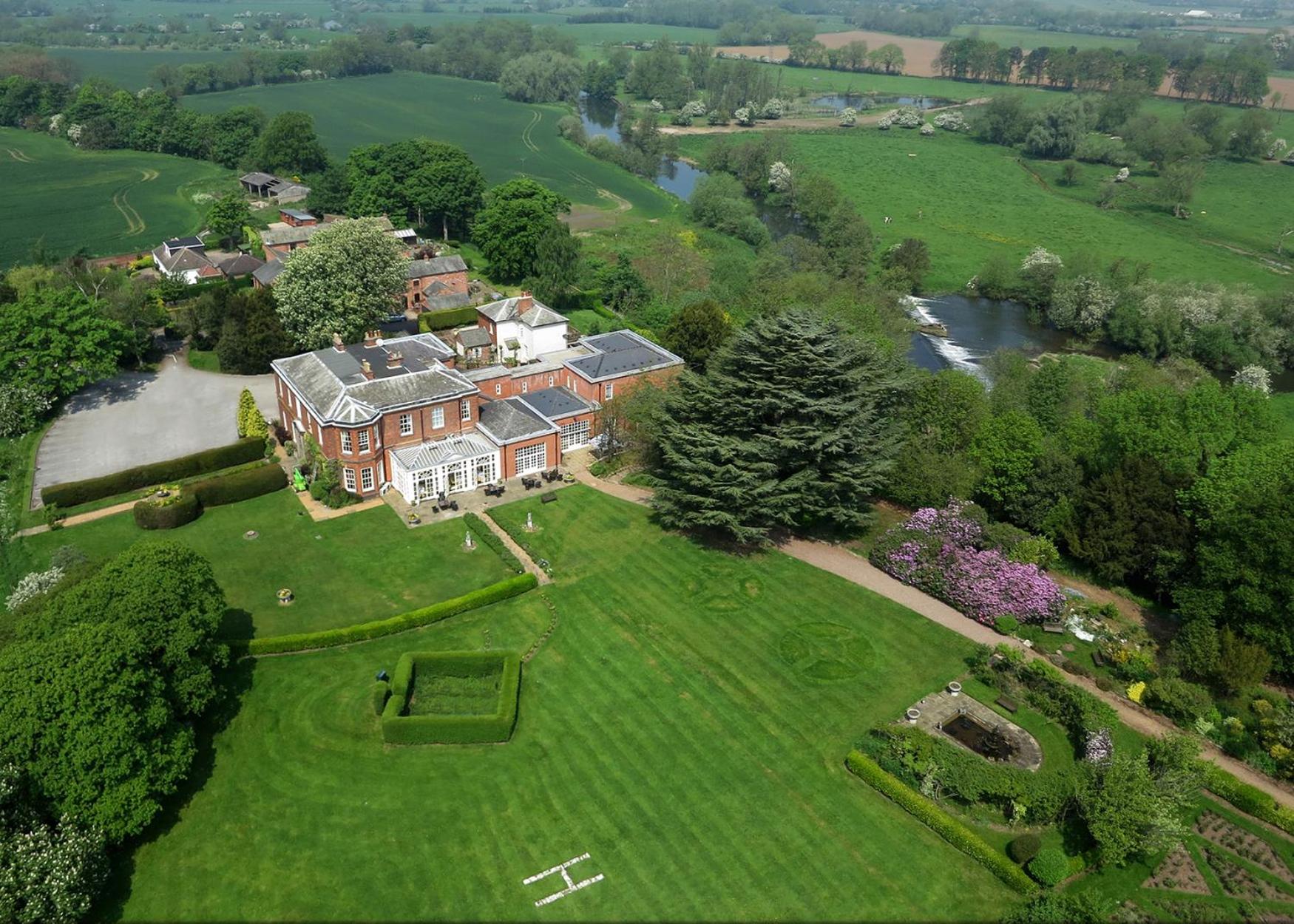 Dovecliff Hall Hotel 51/58