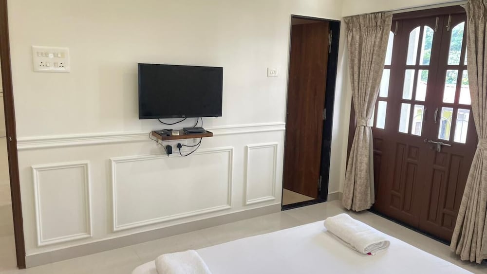 Monarch Suites 20/40