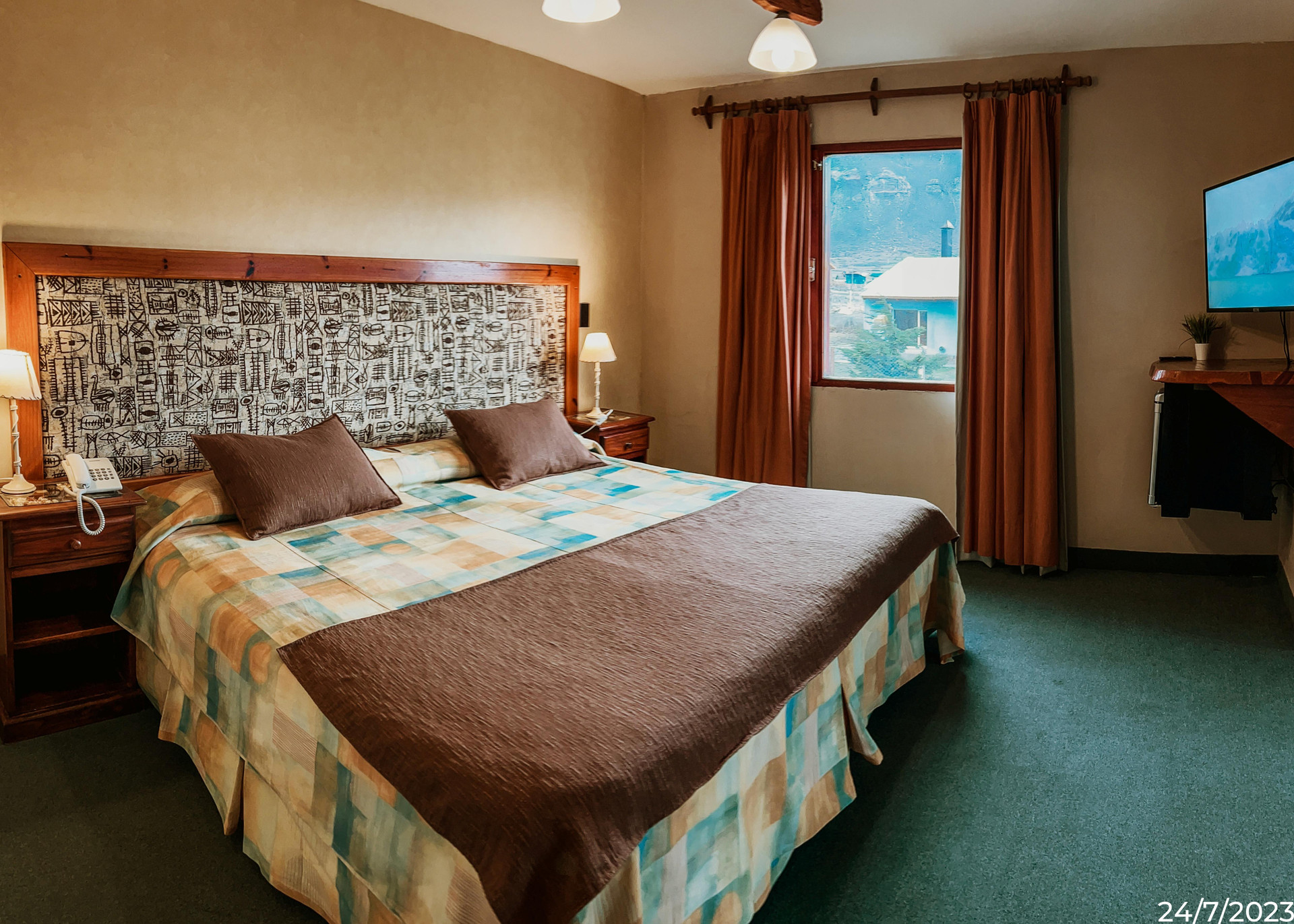 Suite, Hill View