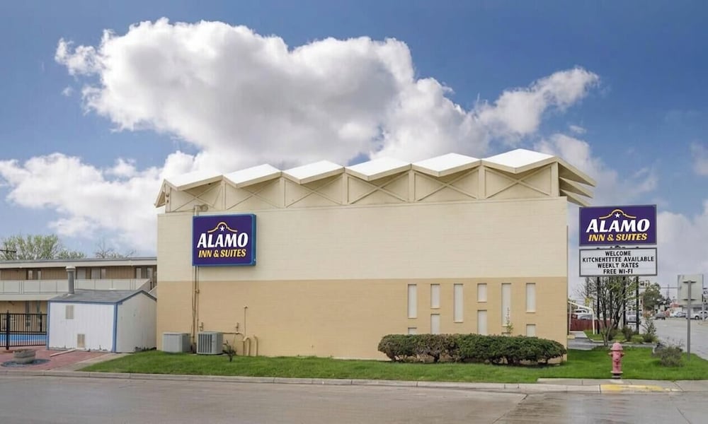 Alamo Inn Suites 2/61