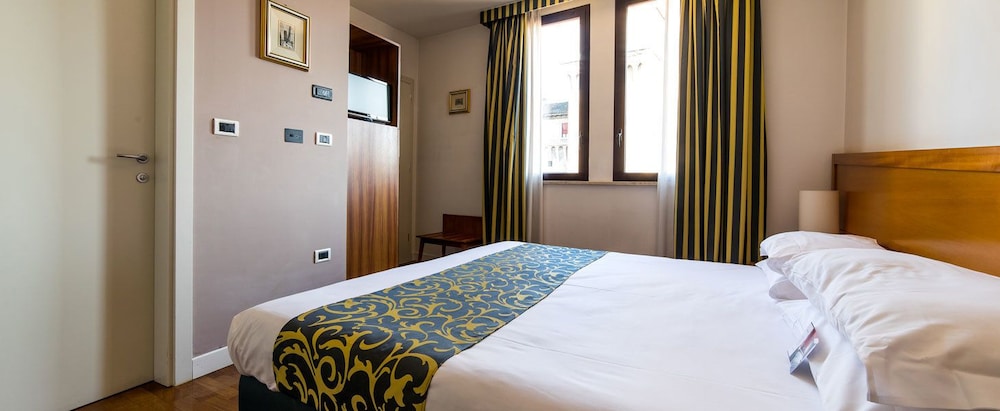 Ferrara Hotel 16/66