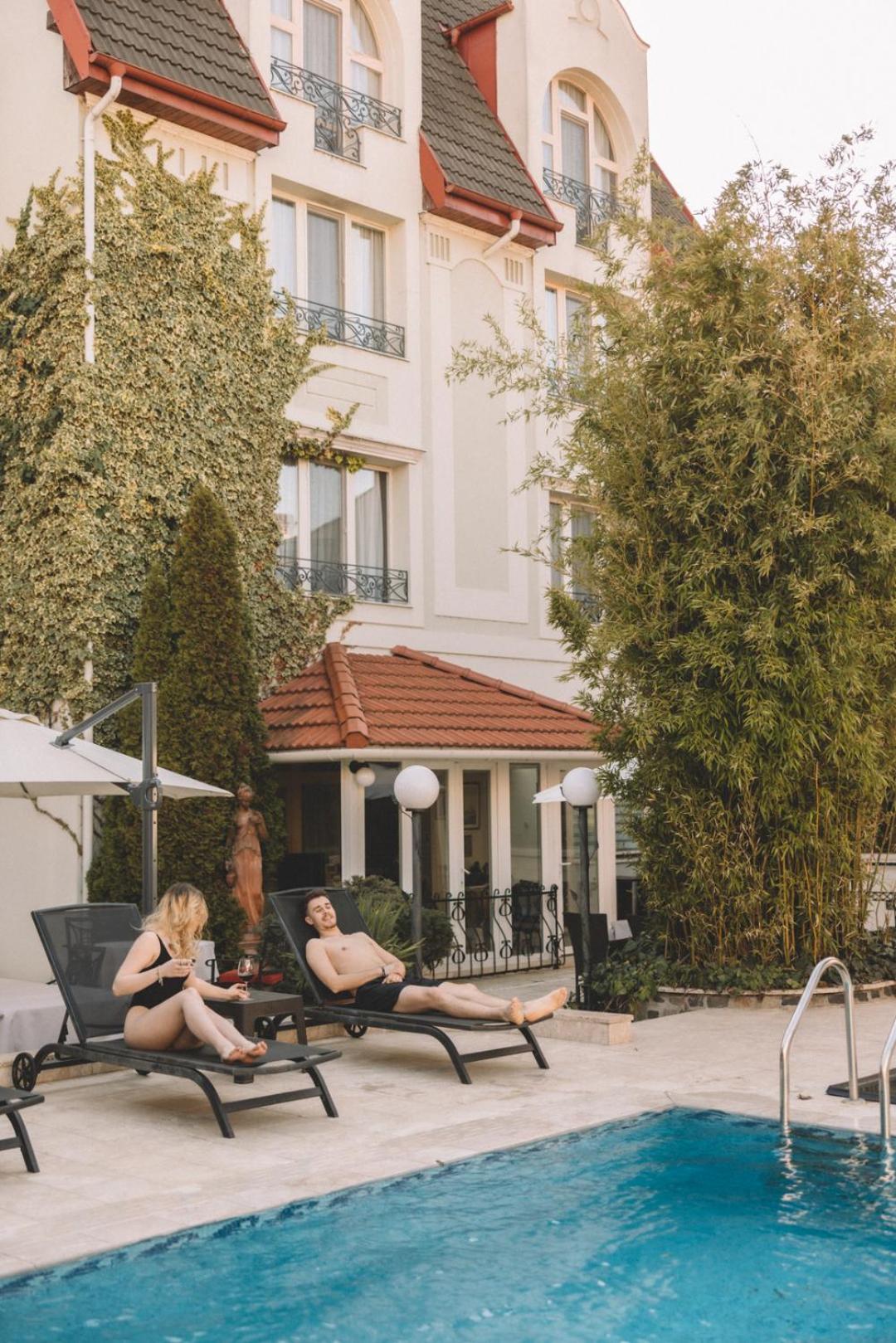 Elite Hotel 41/46