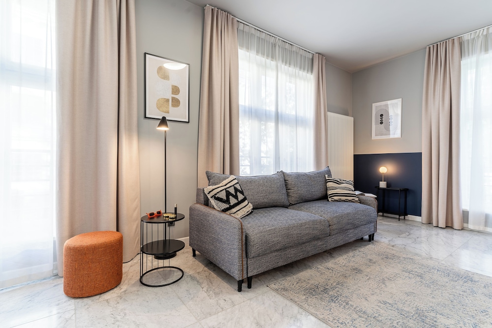 H11 Aparthotel 50/72
