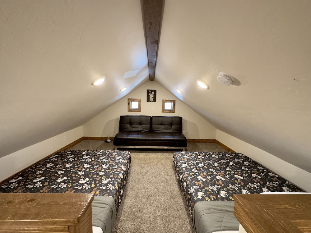 Gooseberry Lodges 36/79