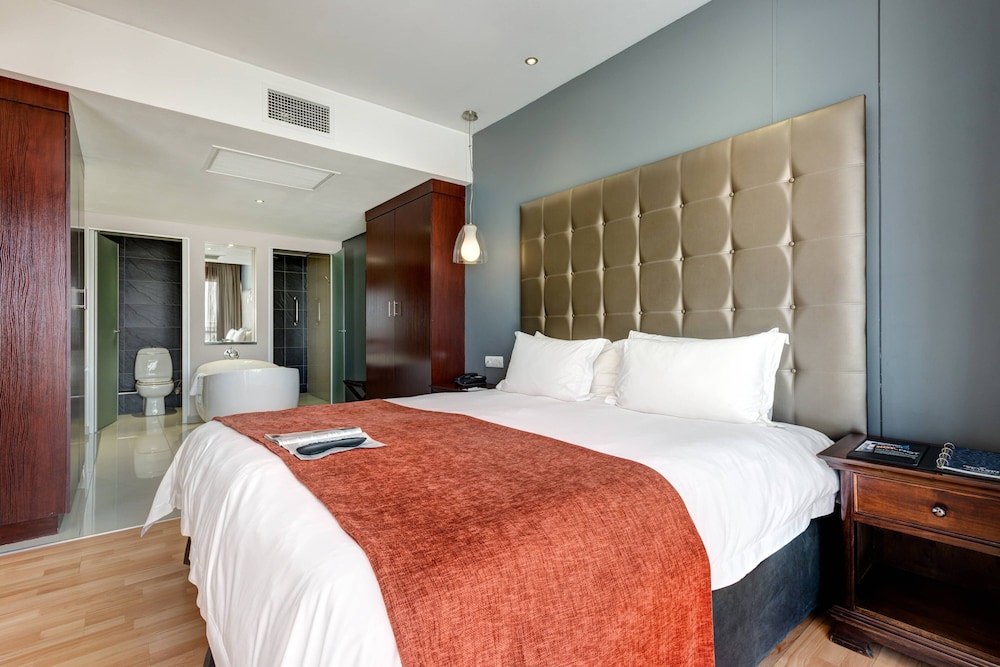 Protea Hotel By Marriott O R Tambo Airport 15/41