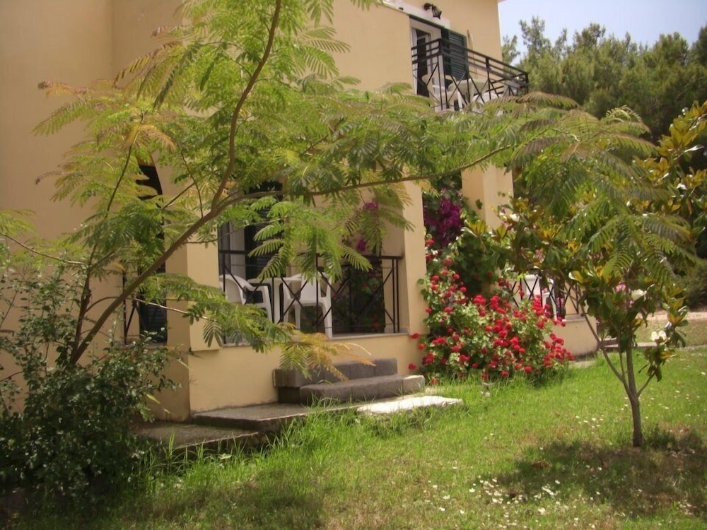 Zeus Hotel Ireon 25/42