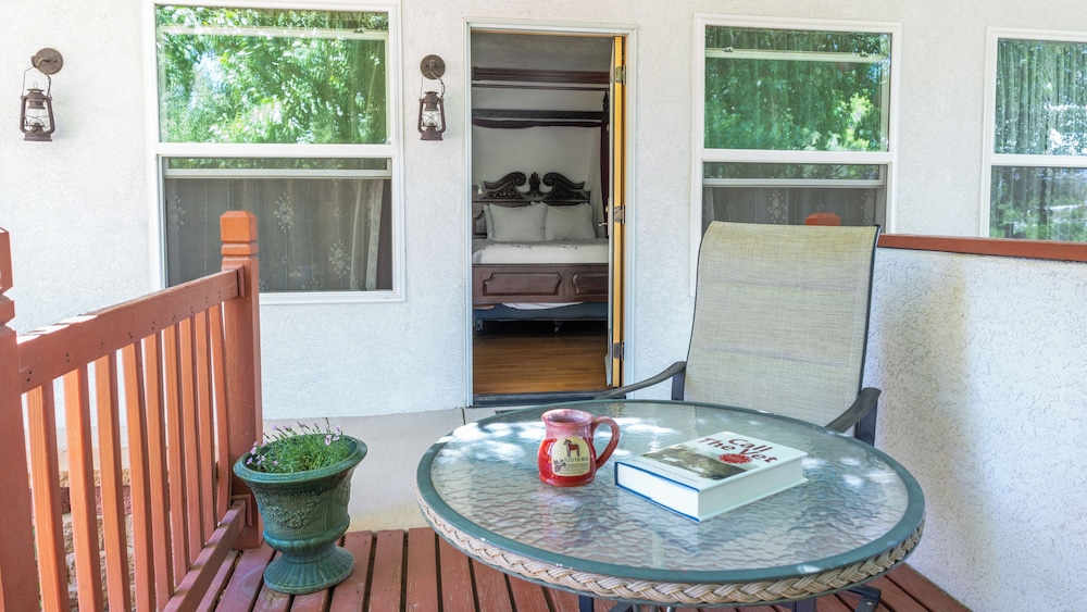 Red Horse Vineyard Bed & Breakfast 14/66