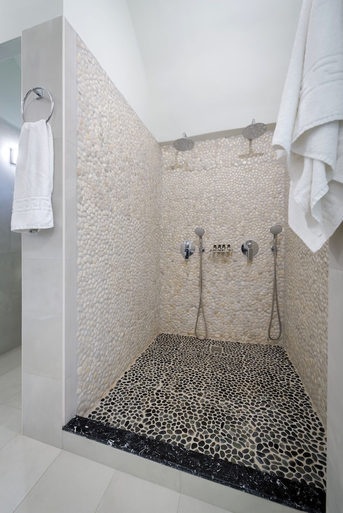 Zephyros Hotel Santorini 46/50