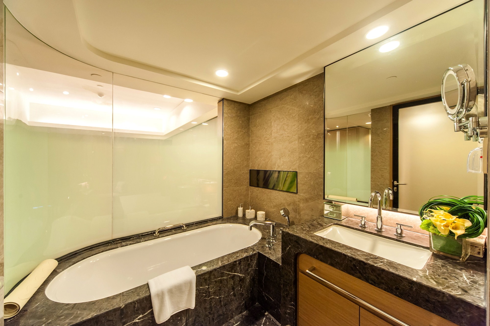 1 Bedroom, Premier, Apartment, King Bed, City View, Kitchen, Ascott IFC Guangzhou 10/10