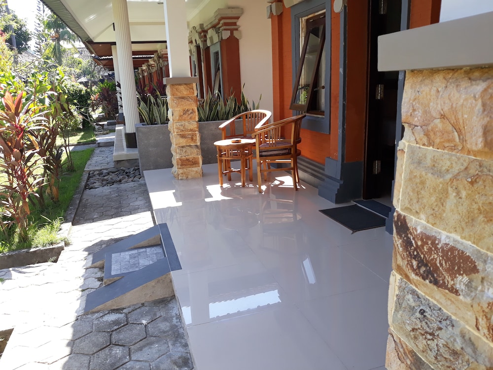 Puri Bali Lovina 10/50