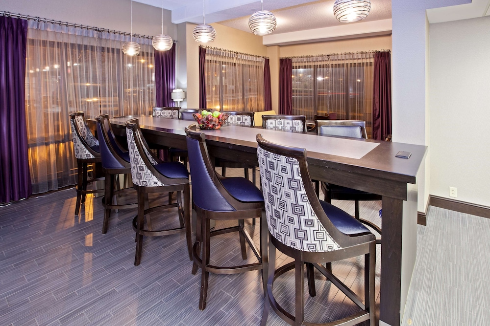 Hampton Inn Knoxville Airport 54/75