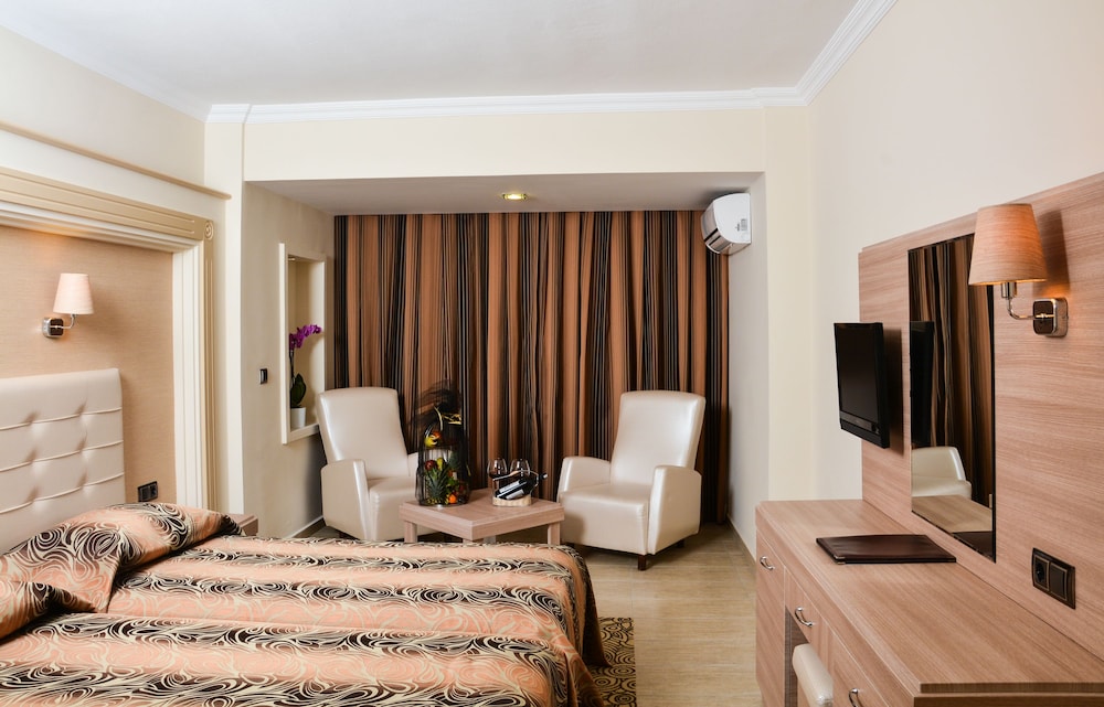 Azka Hotel 23/78
