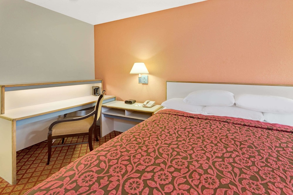 Days Inn by Wyndham Overland Park/Metcalf/Convention Center 9/14
