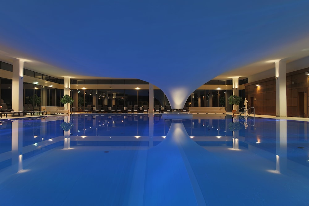 Cliff Hotel Rugen Resort Spa 70/72