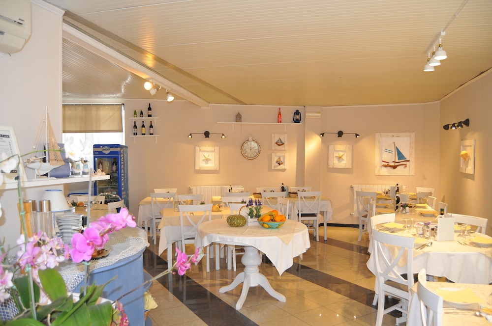 Hotel Villa Rosa 31/40