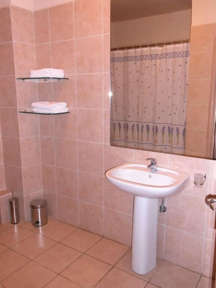 Lambrinos Suites 14/51