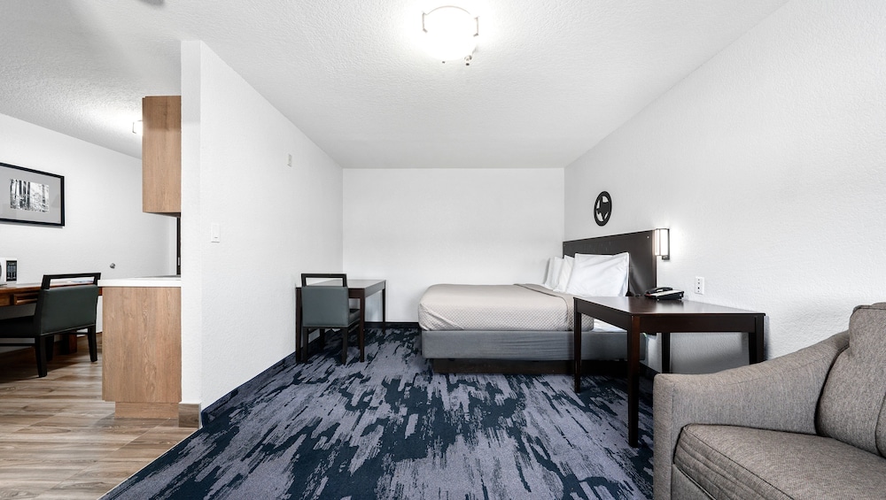 Atria Hotel and RV McGregor 23/59