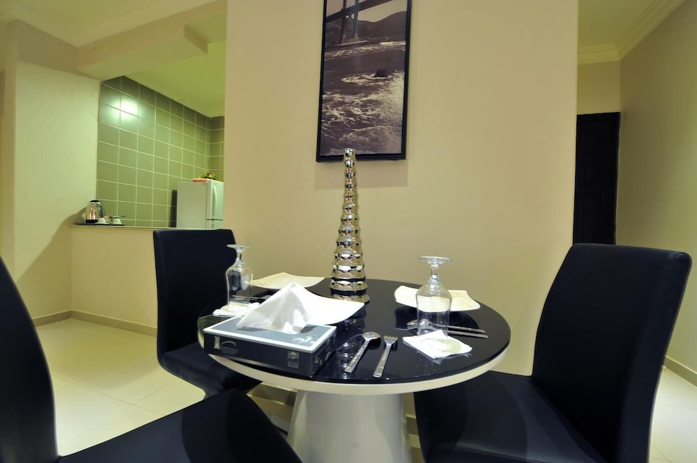 أجنحة الجنادرية 7(Al Janaderia Suites 7) 20/23