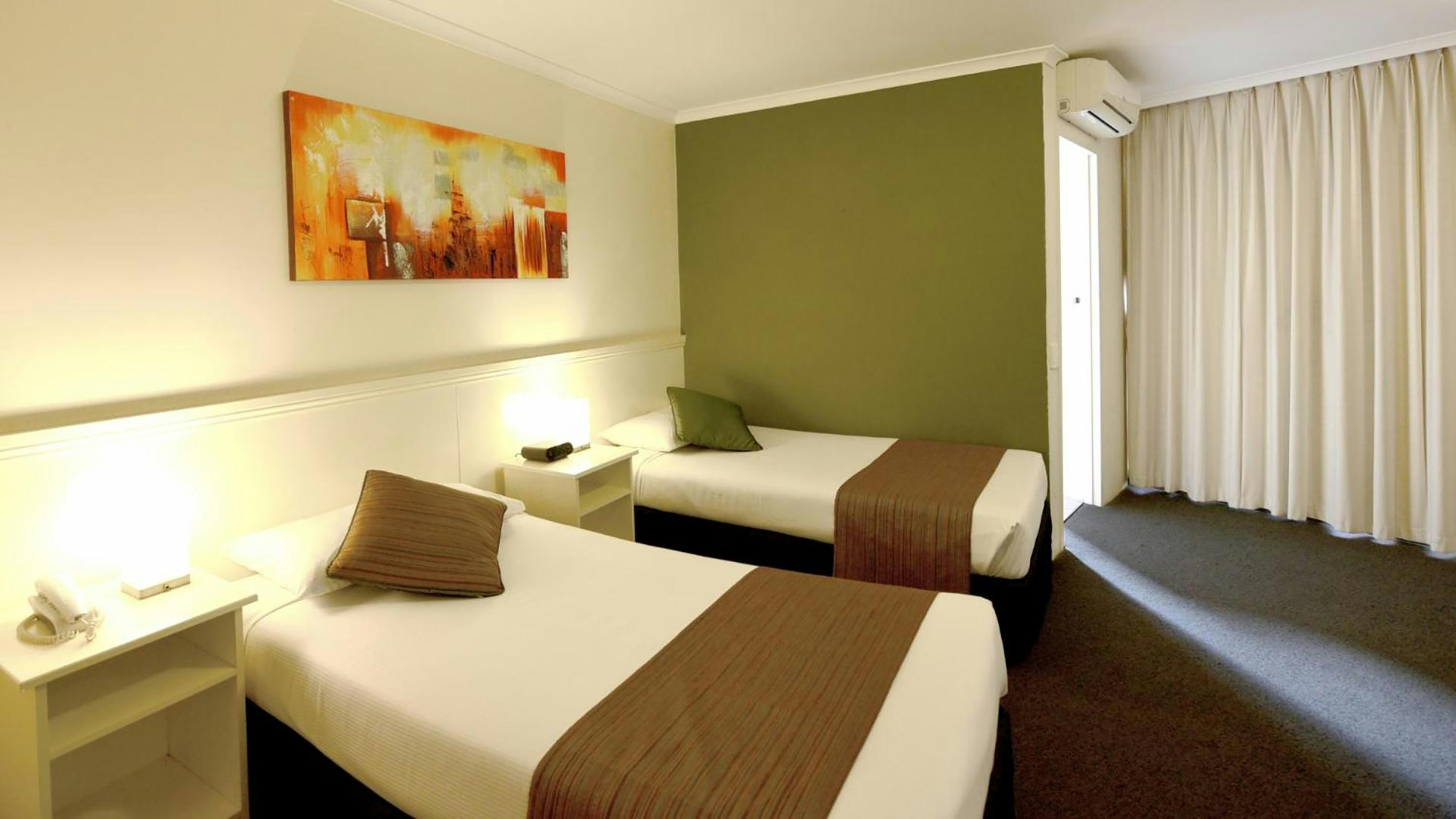Atlantic Tower Motor Inn 13/45