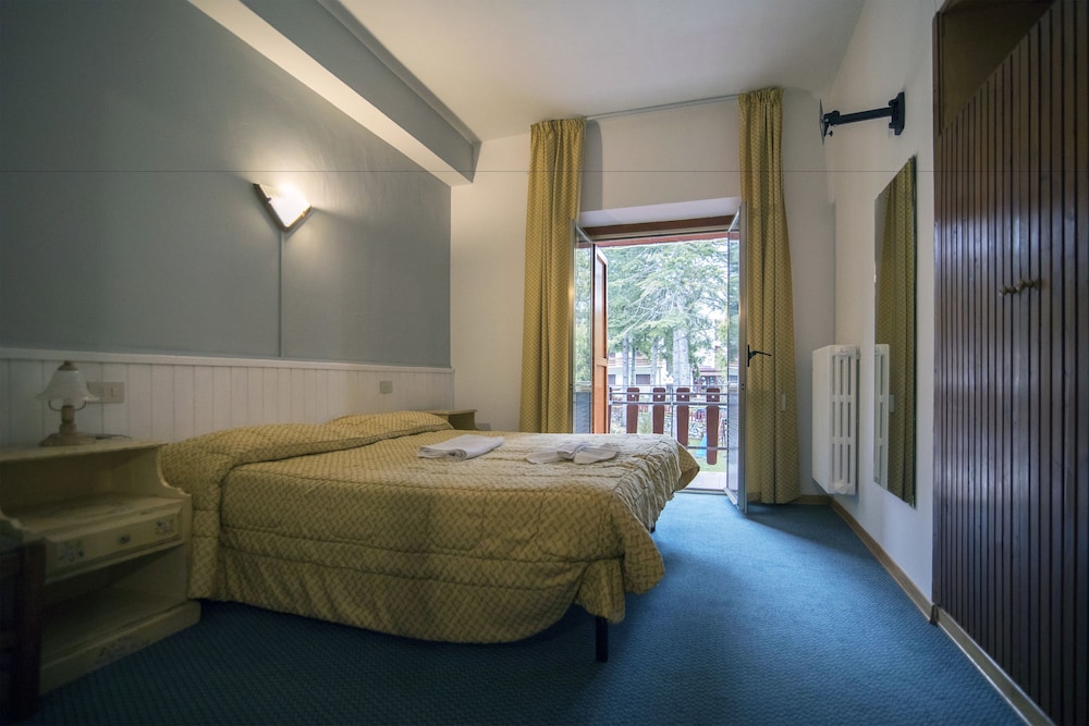 Hotel Pinguino 9/66