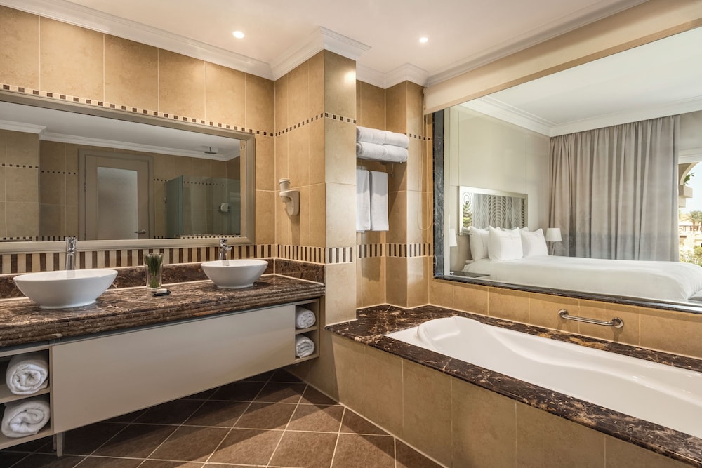 junior suite, multiple beds