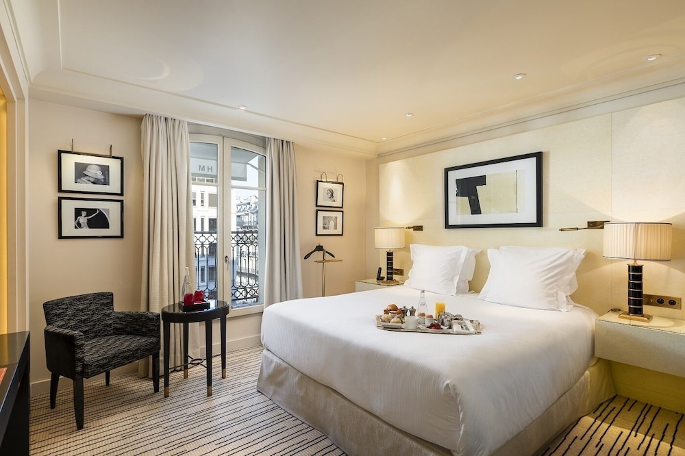 ECONOMY, SUITE, KING BED, CITY VIEW