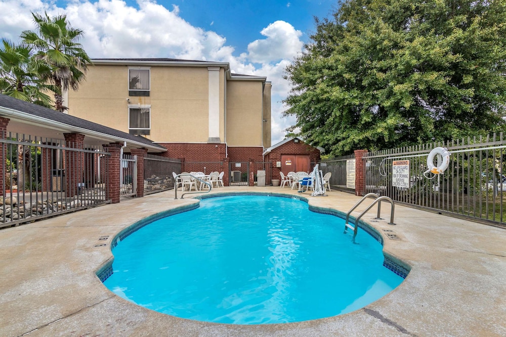 Comfort Inn Suites Statesboro 4/34