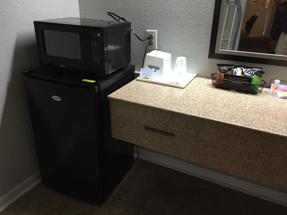 Days Inn by Wyndham New Braunfels 14/33