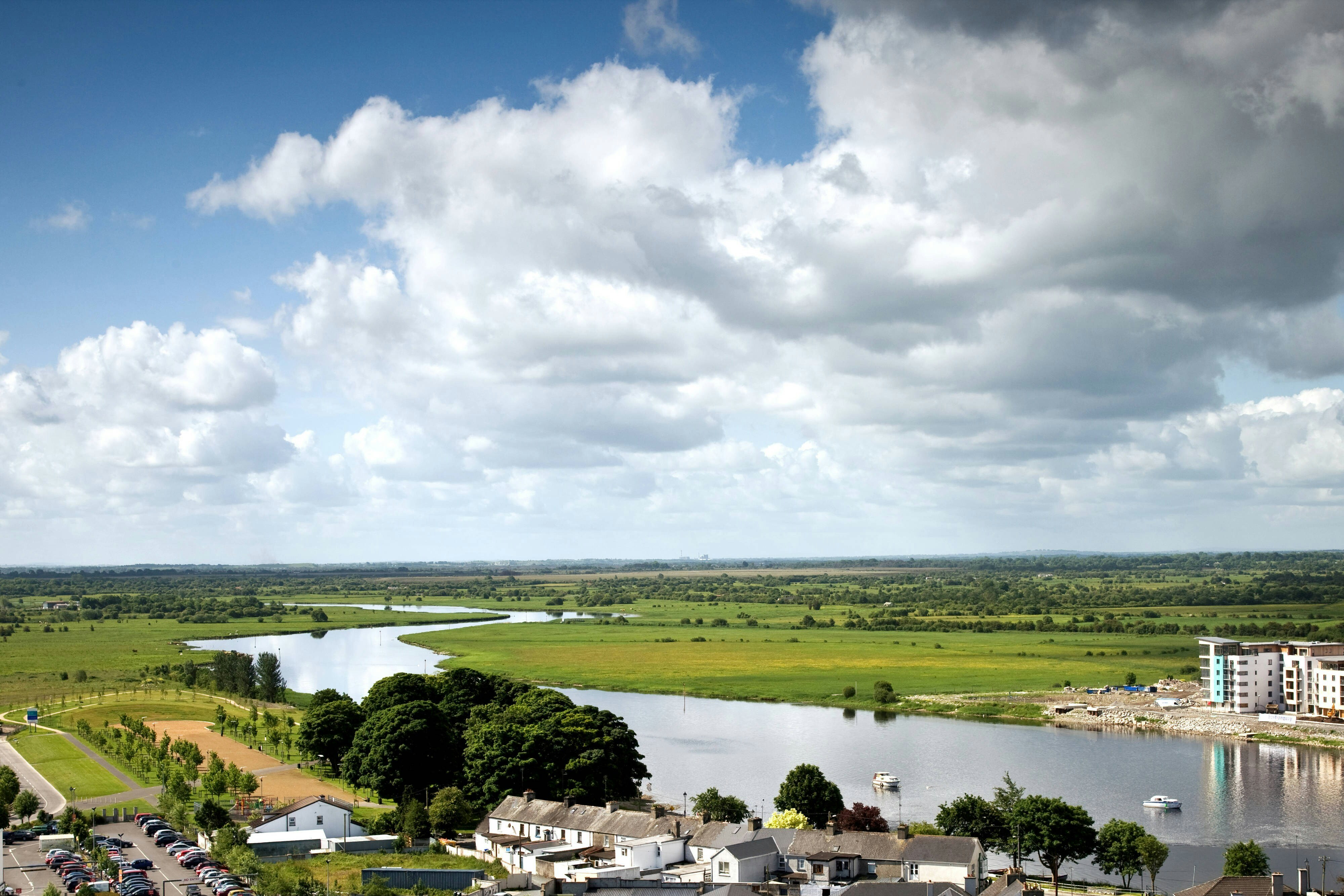 SHERATON ATHLONE HOTEL 48/49