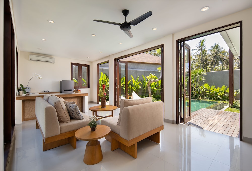 Agrapana Beach Villa 13/20