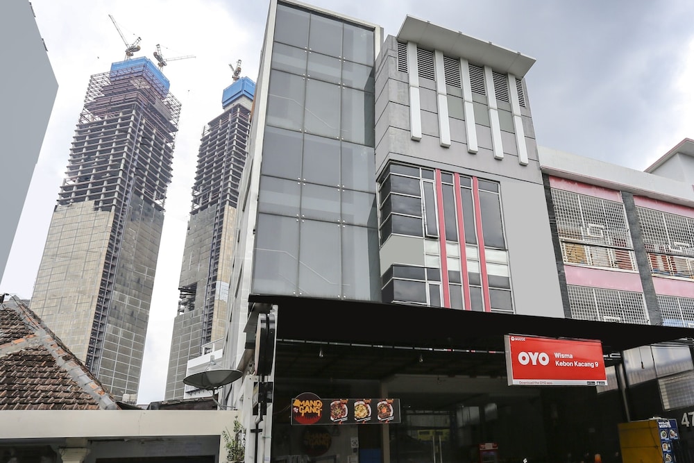 OYO 90056 Wisma Kebon Kacang 9 1/20