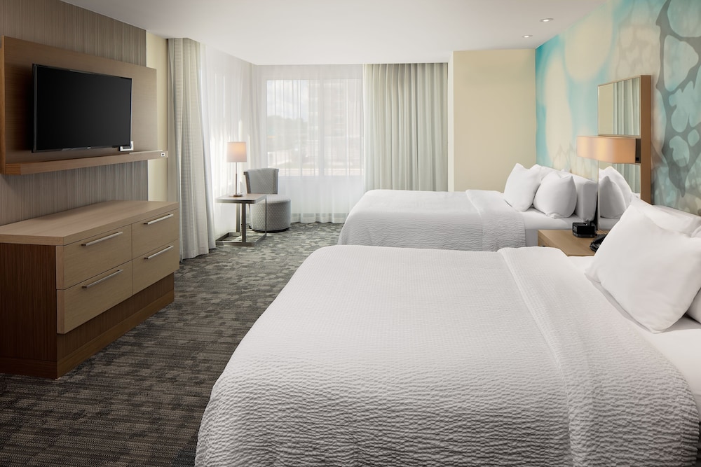 Courtyard By Marriott Detroit Farmington 8/47