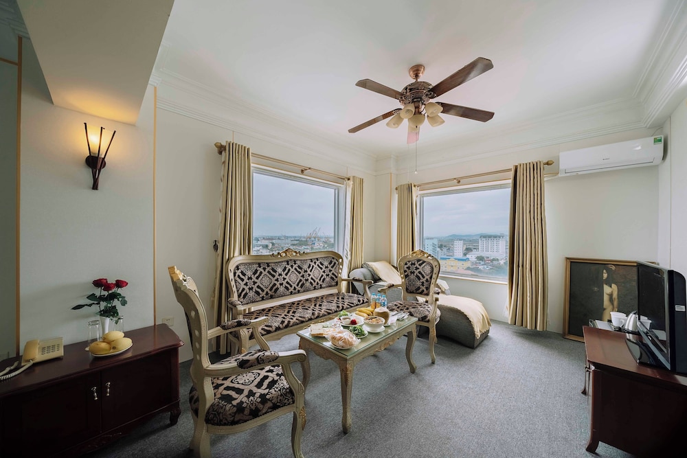 Classic Hoang Long Hotel 41/65