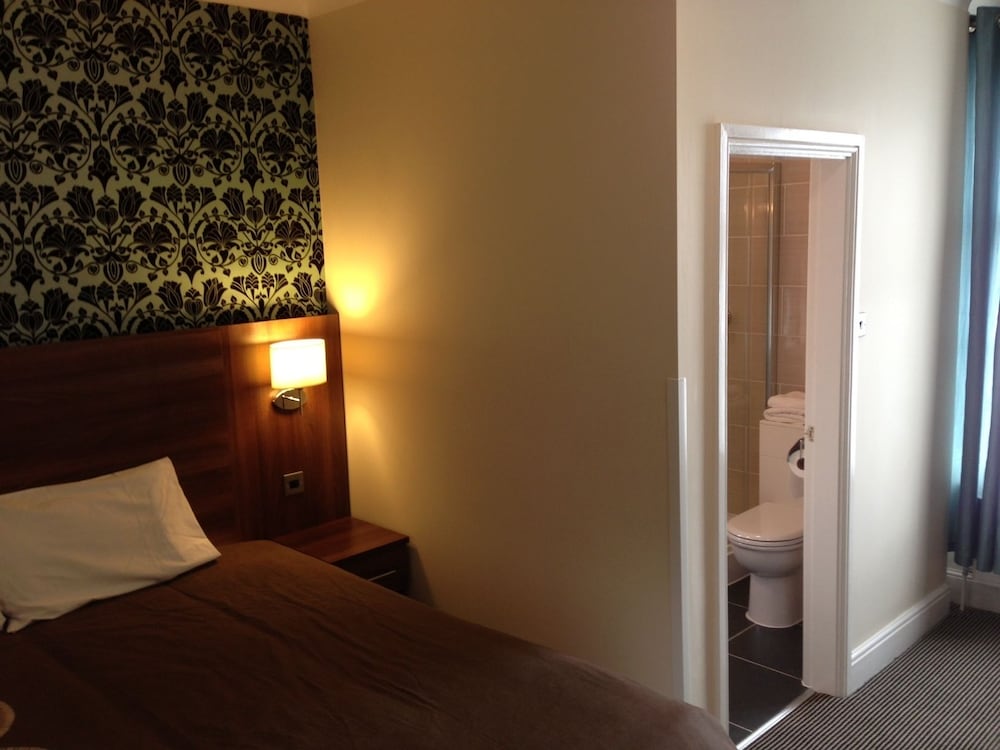 Ely House Hotel 27/40