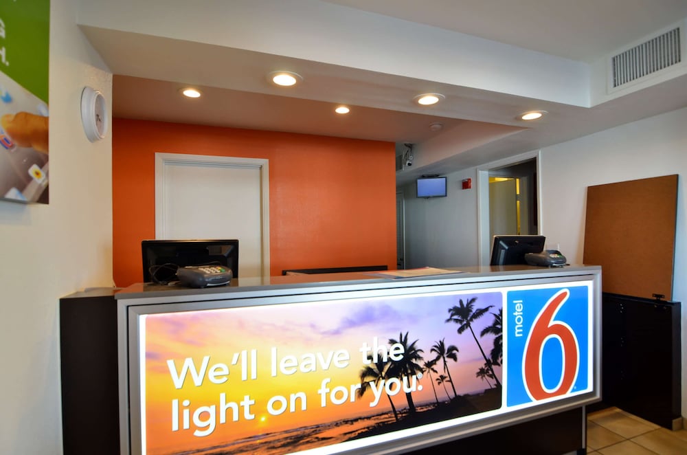 Motel6 North Palm Springs, CA - North 12/45