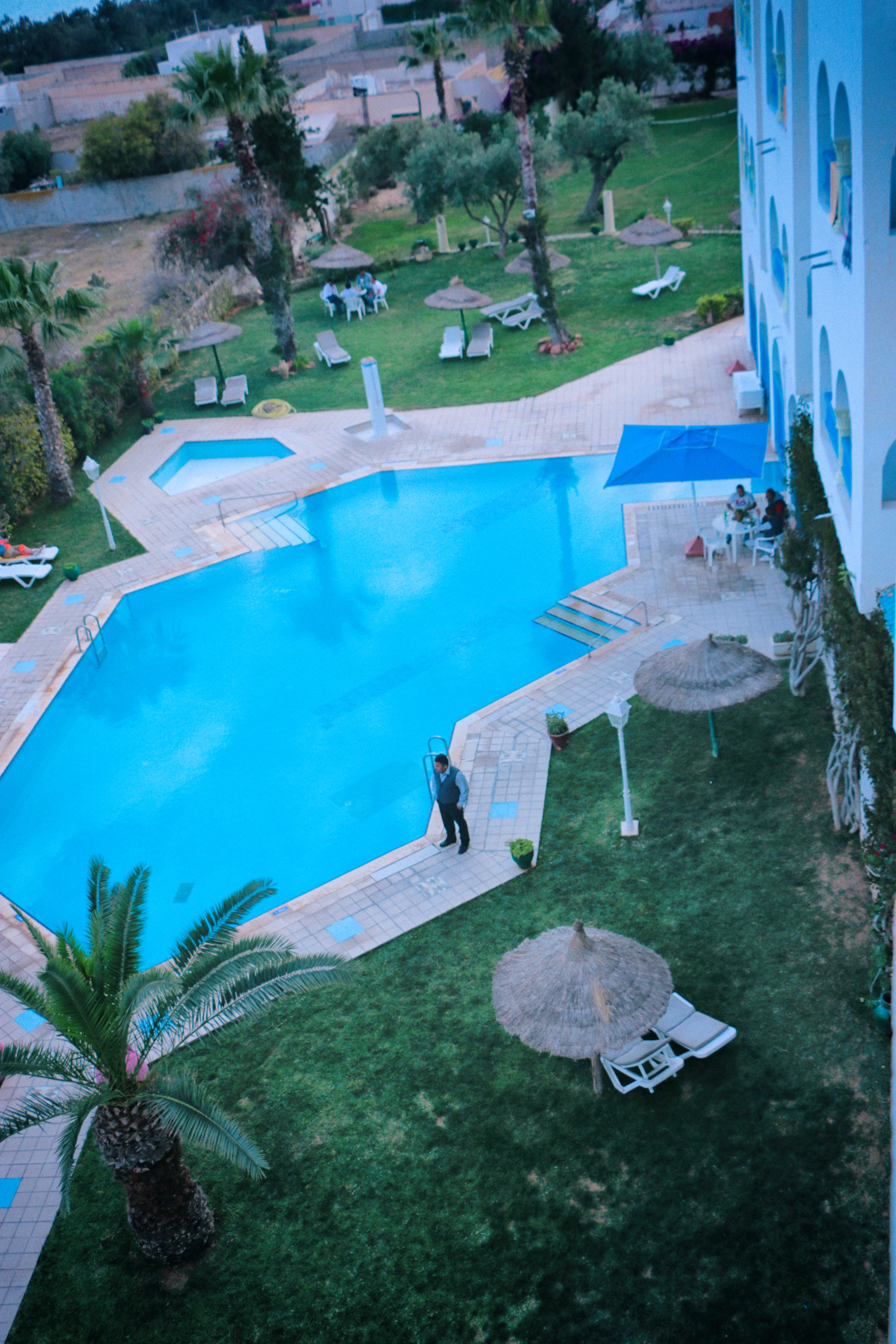 Le Khalife 27/29