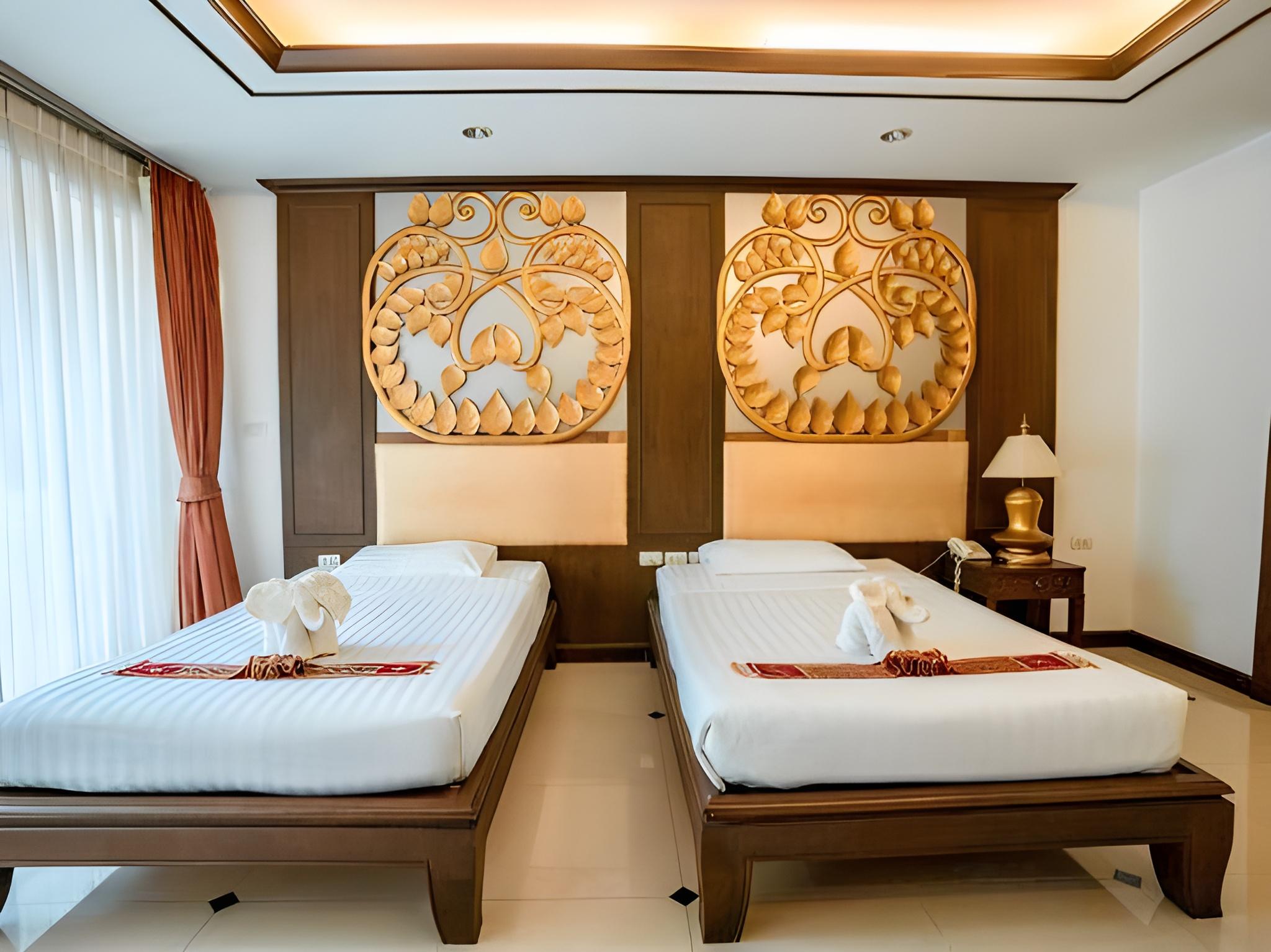 Deluxe, Queen Bed