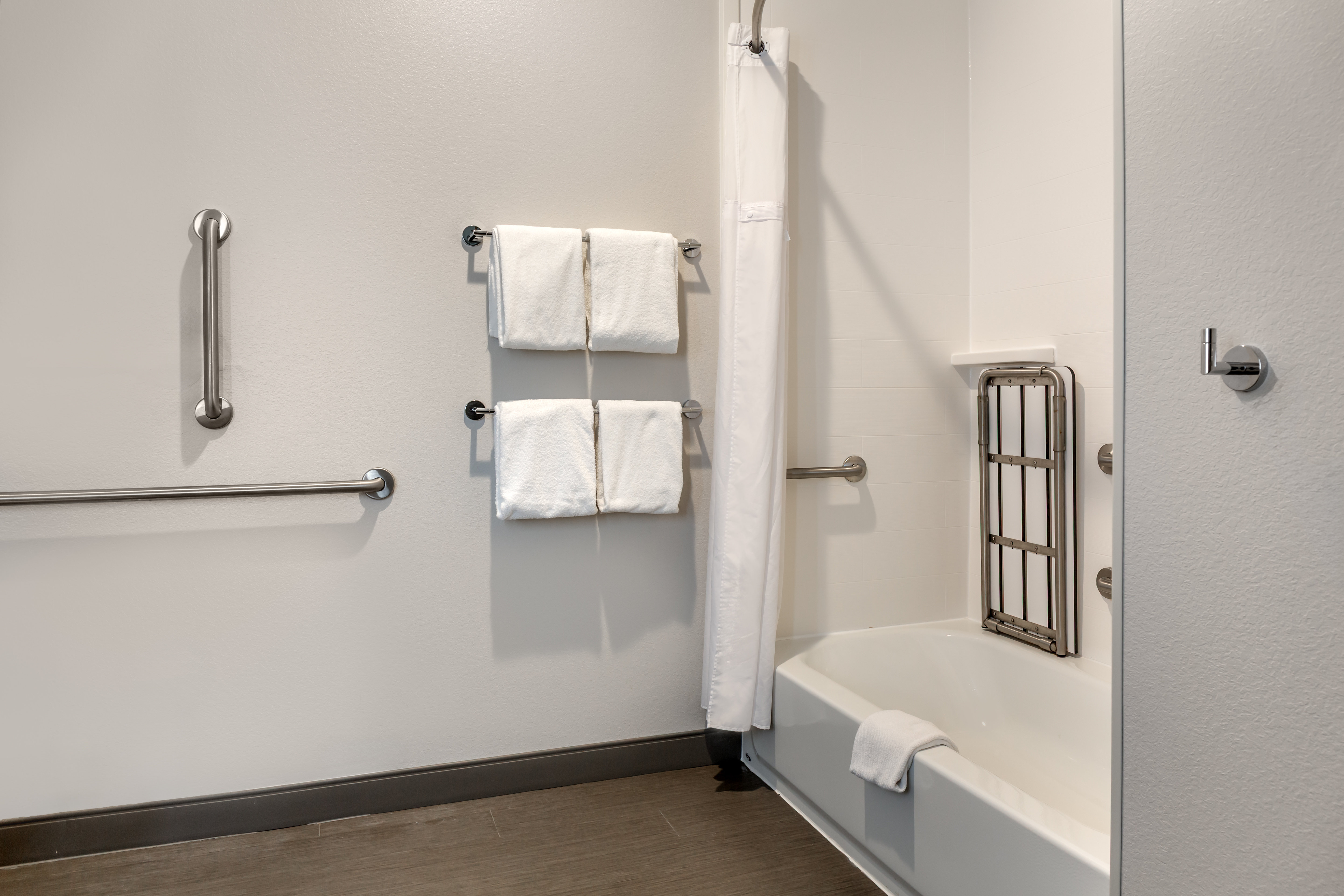 Holiday Inn Express and Suites Dry Ridge 63/63
