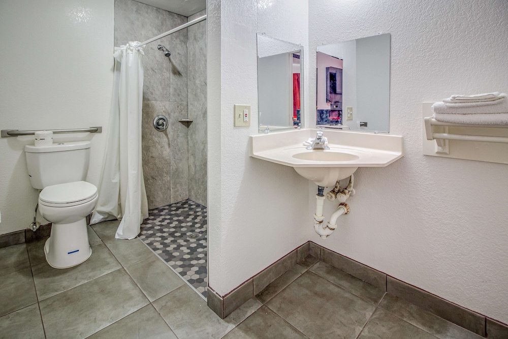 Motel6 Conroe, TX 60/63