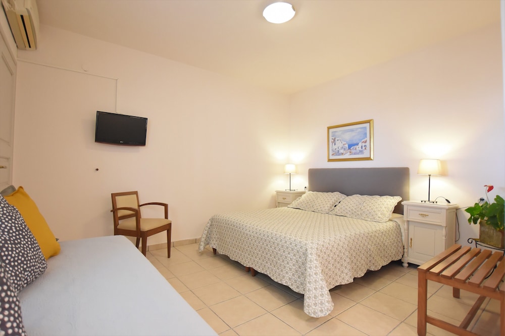Rodakas Hotel 29/50
