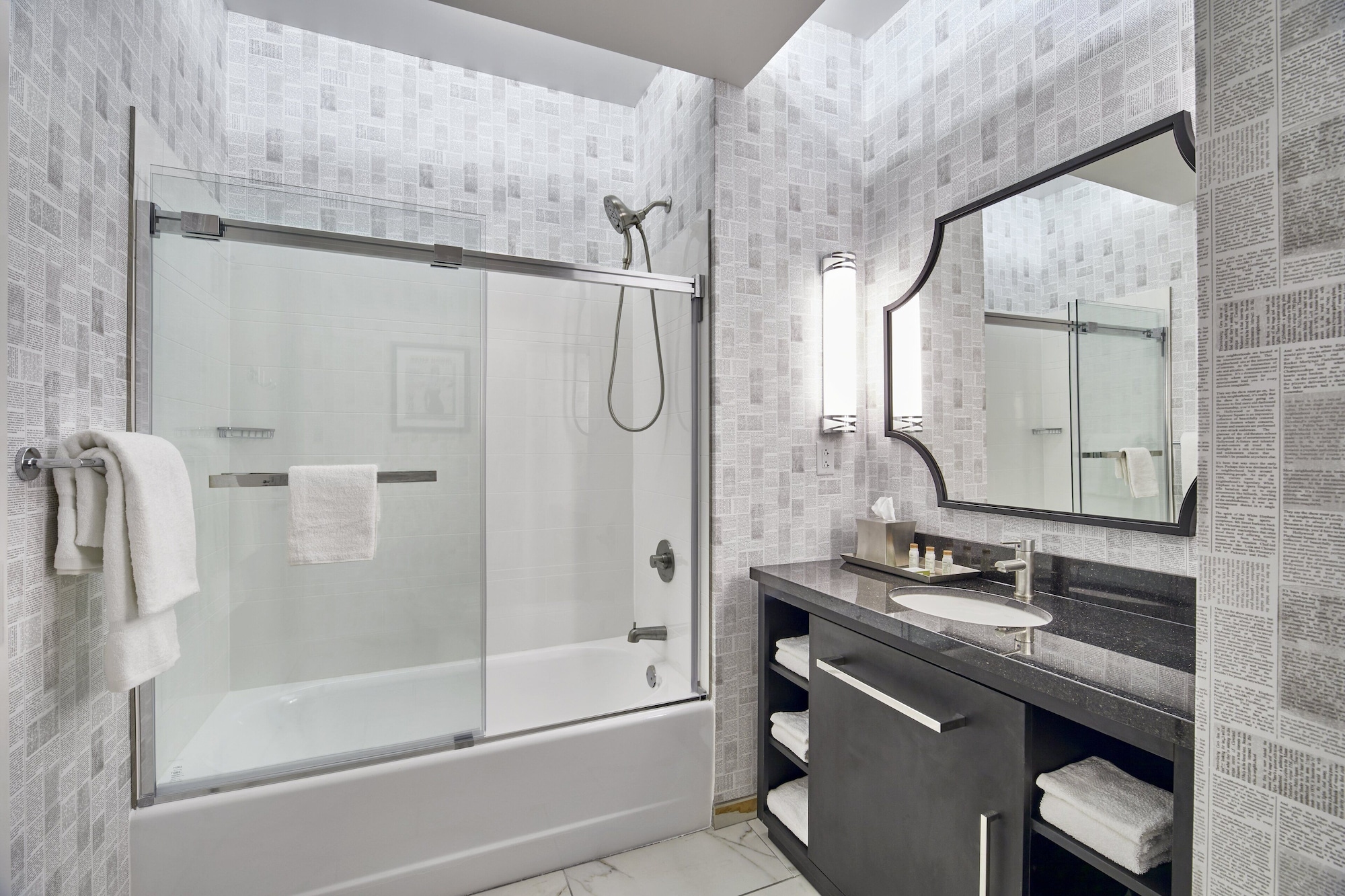 جناح بسرير كينج لذوي الإعاقة، Hotel Indigo Cleveland Downtown 4/4